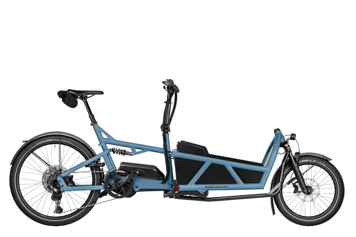 Das Load5 60. Platz für alles, was zählt.
 Perfektes Handling in jeder Situation, ob auf Asphalt oder Schotterpiste – das Load5 60 fährt sich so agil wie kaum ein anderes Cargo-Bike. Sein tiefer Schwerpunkt und die Vollfederung kombiniert mit leistungsstarkem Antrieb führen zum perfekten Ergebnis: Fahrspaß pur. 





*Alle Angaben auf dieser Seite entsprechen dem Modell: Riese und Müller Load5 60, Grundausstattung (weitere Modellvarianten und Ausstattungen optional)